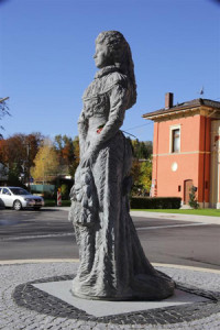 2-Elisabeth-Statue